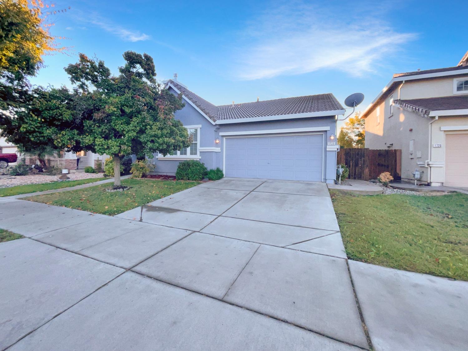 Photo of 1724 Farnham Ave in Woodland, CA