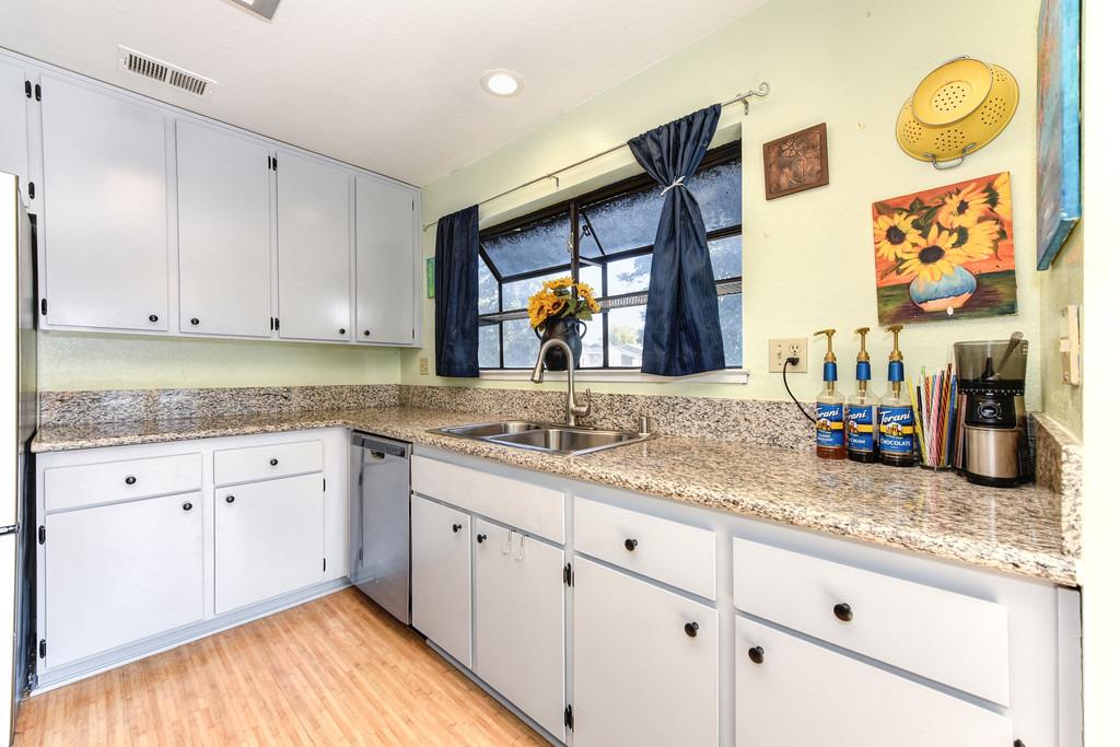 Photo #13: 223098247 Listing: Photo #13