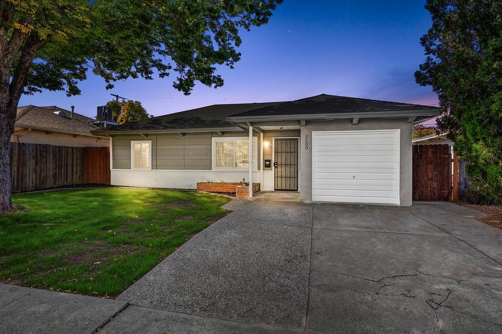 Photo of 5500 70th St in Sacramento, CA