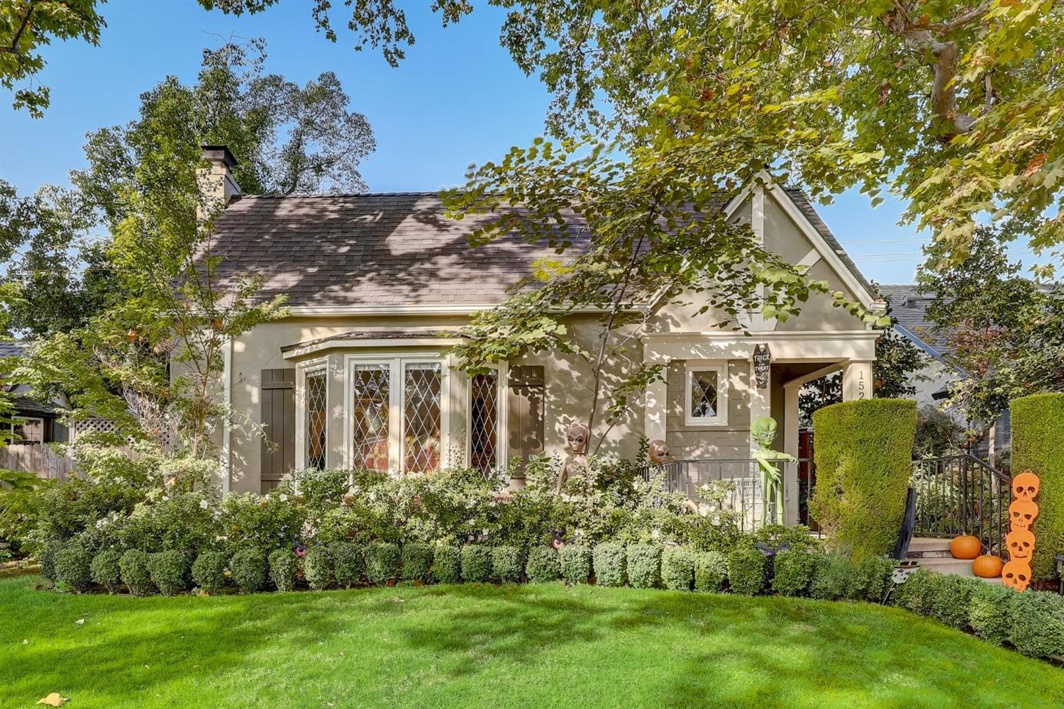 Photo of 1524 40th St in Sacramento, CA