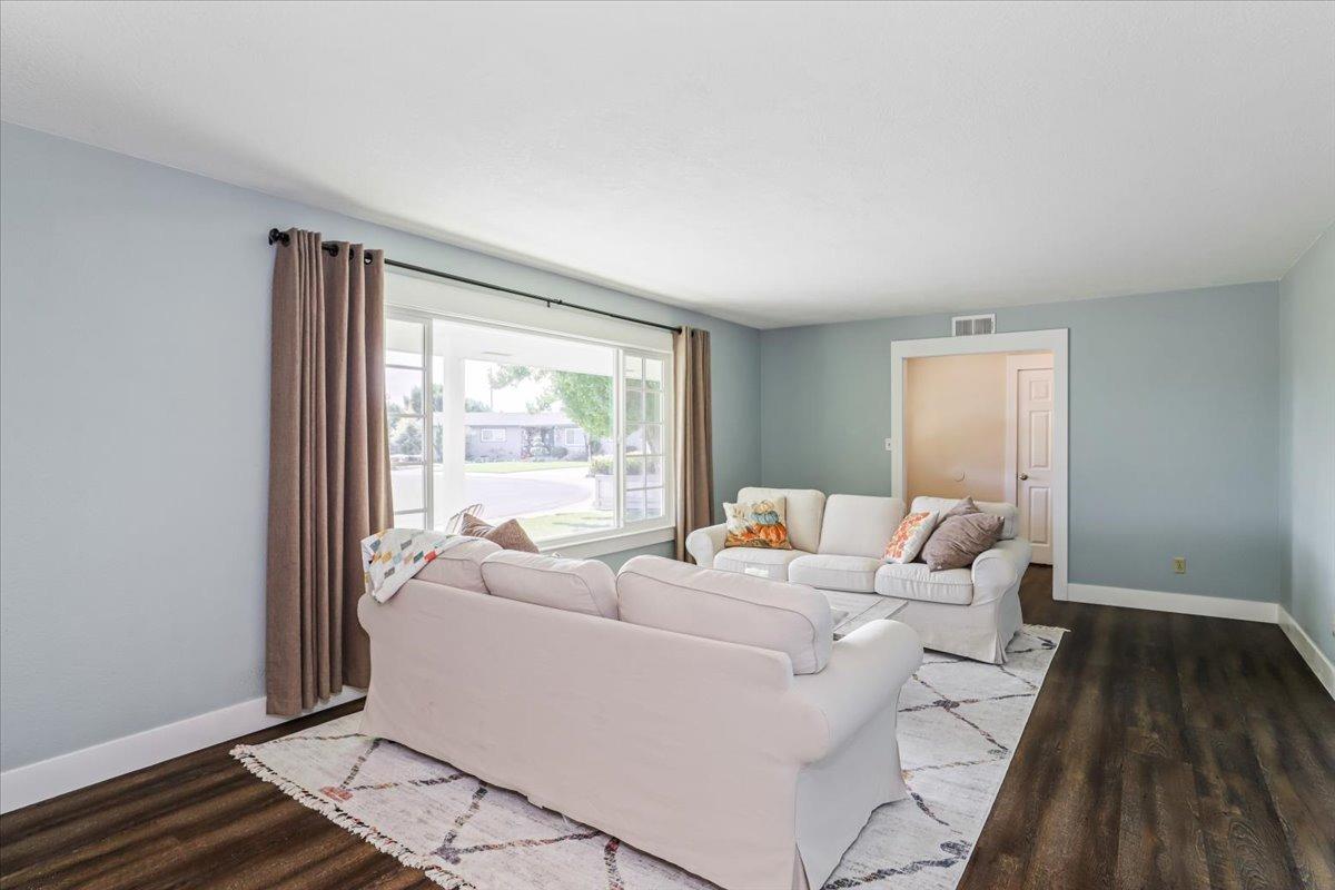 E Van Court, Ripon, California image 10