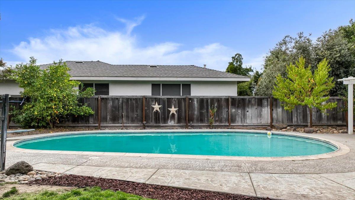 E Van Court, Ripon, California image 35