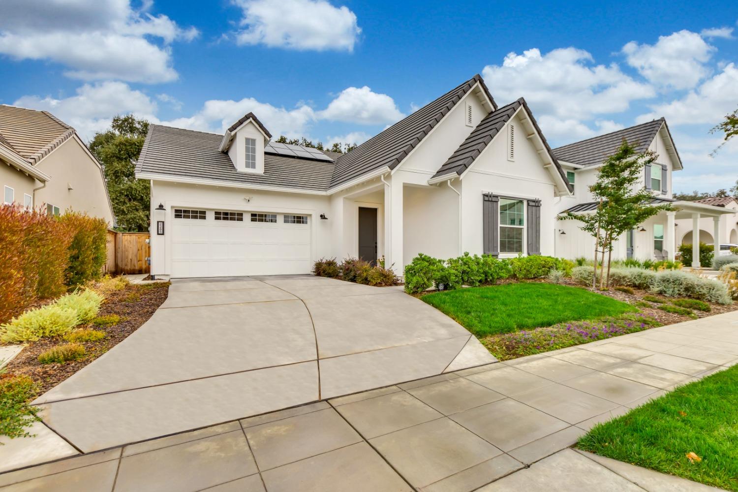 Photo of 2285 5th Ave in Sacramento, CA