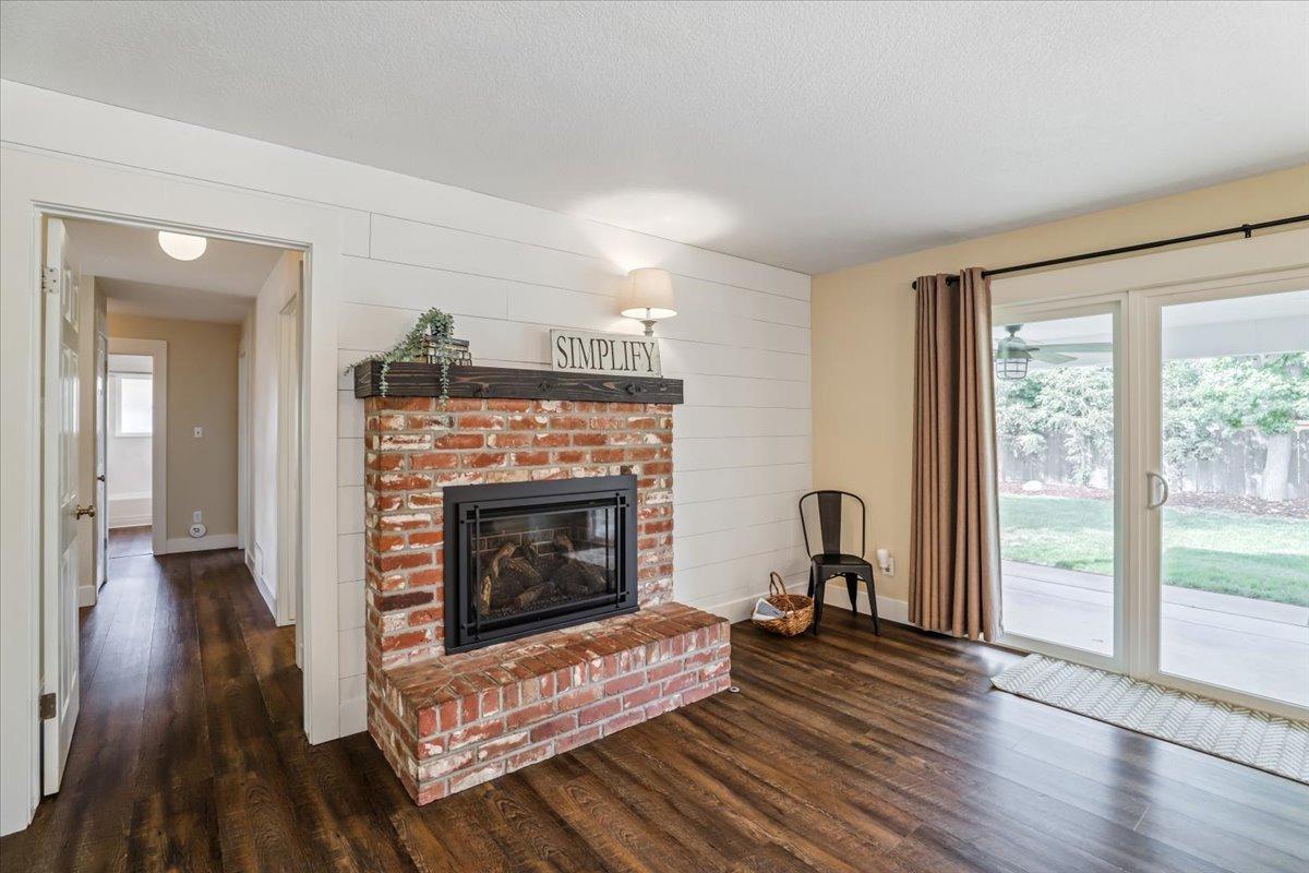E Van Court, Ripon, California image 20