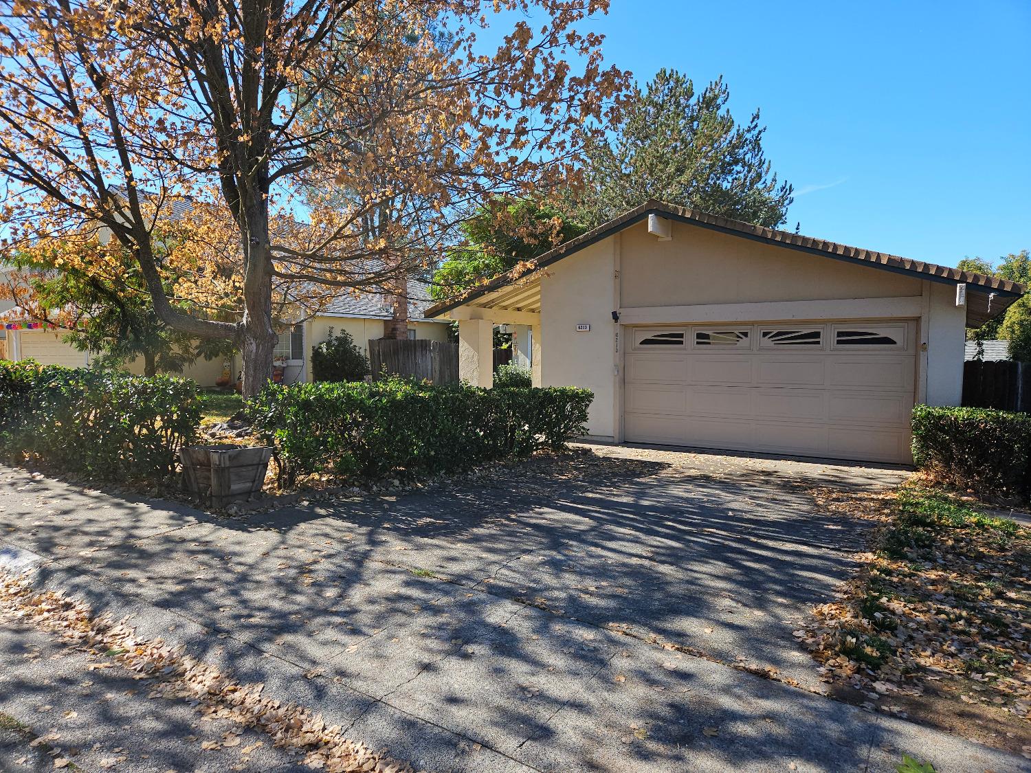 Photo of 6213 Dark Star Wy in Orangevale, CA