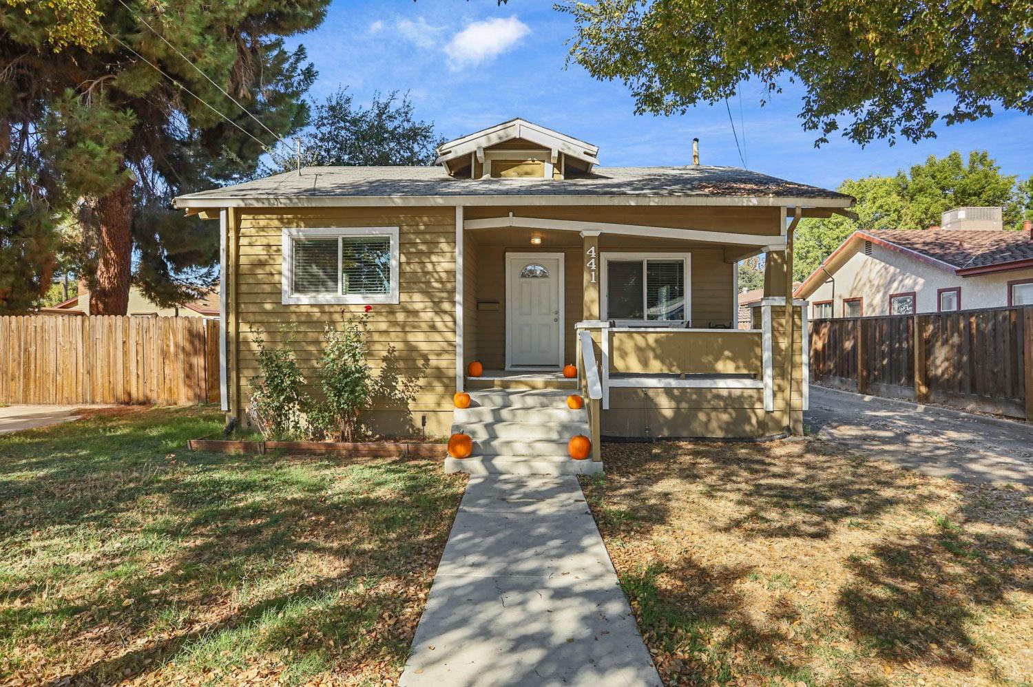 Photo of 441 W 12th St in Tracy, CA