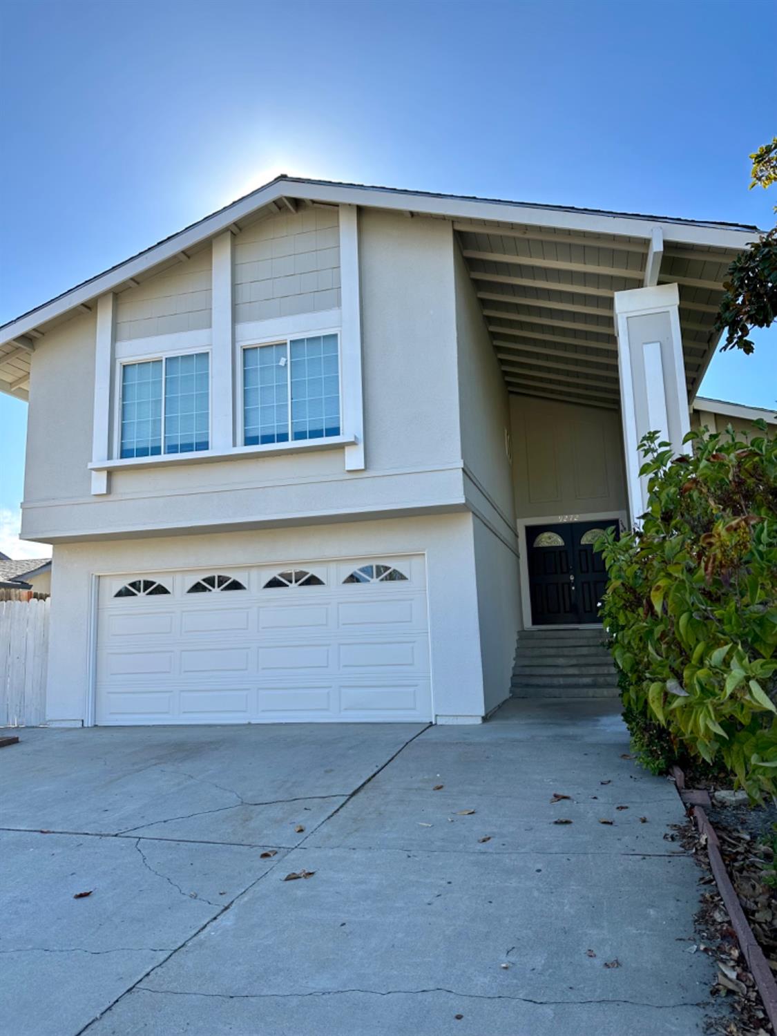 Photo of 9272 Premier Wy in Sacramento, CA