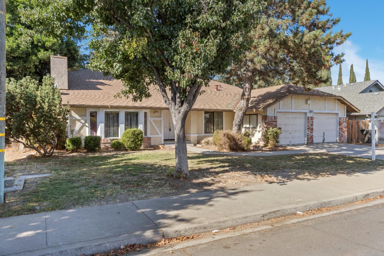 Detail Gallery Image 1 of 1 For 1437 N Rosemore Ave, Modesto,  CA 95358 - 3 Beds | 2 Baths