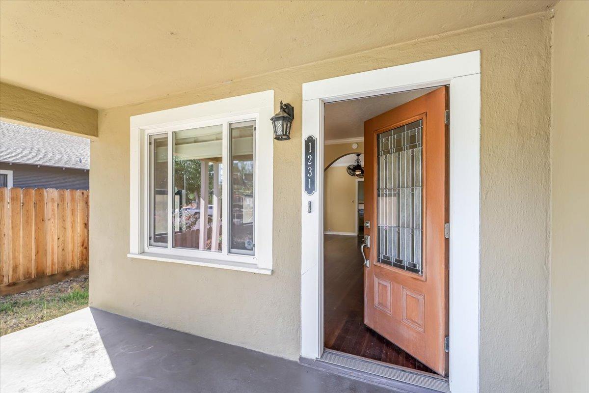 Detail Gallery Image 7 of 46 For 1231 Q St, Newman,  CA 95360 - 2 Beds | 2 Baths