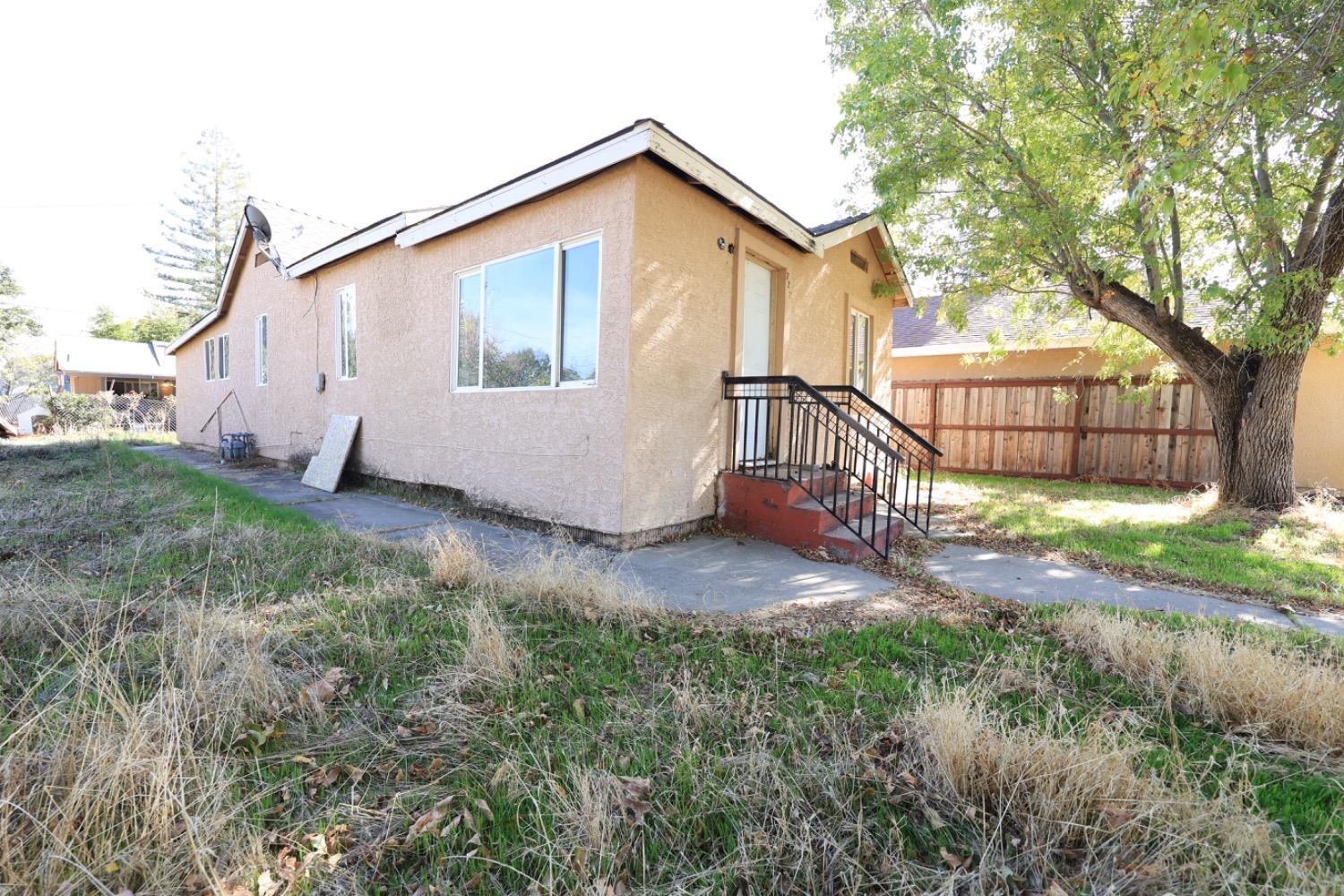 Photo of 725 B St in Lincoln, CA