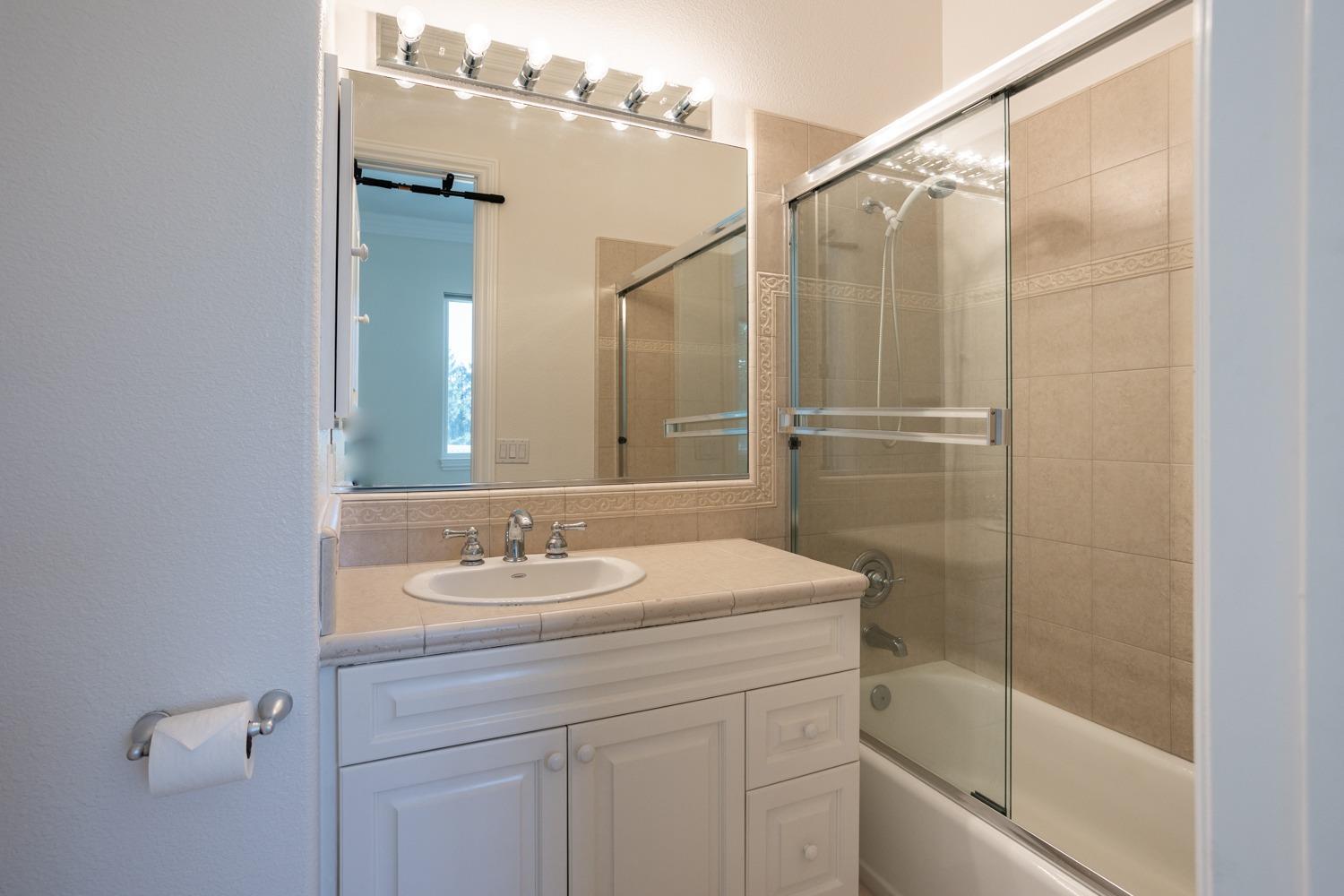 Detail Gallery Image 25 of 52 For 9624 Gray Fox Ct, Oakdale,  CA 95361 - 5 Beds | 3/1 Baths