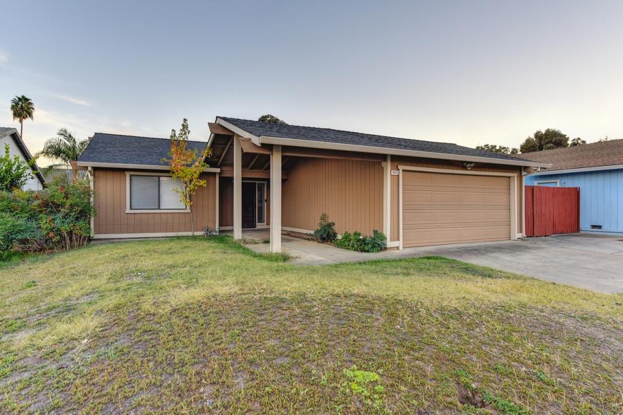 Photo of 9828 Crimsonwood Wy in Sacramento, CA