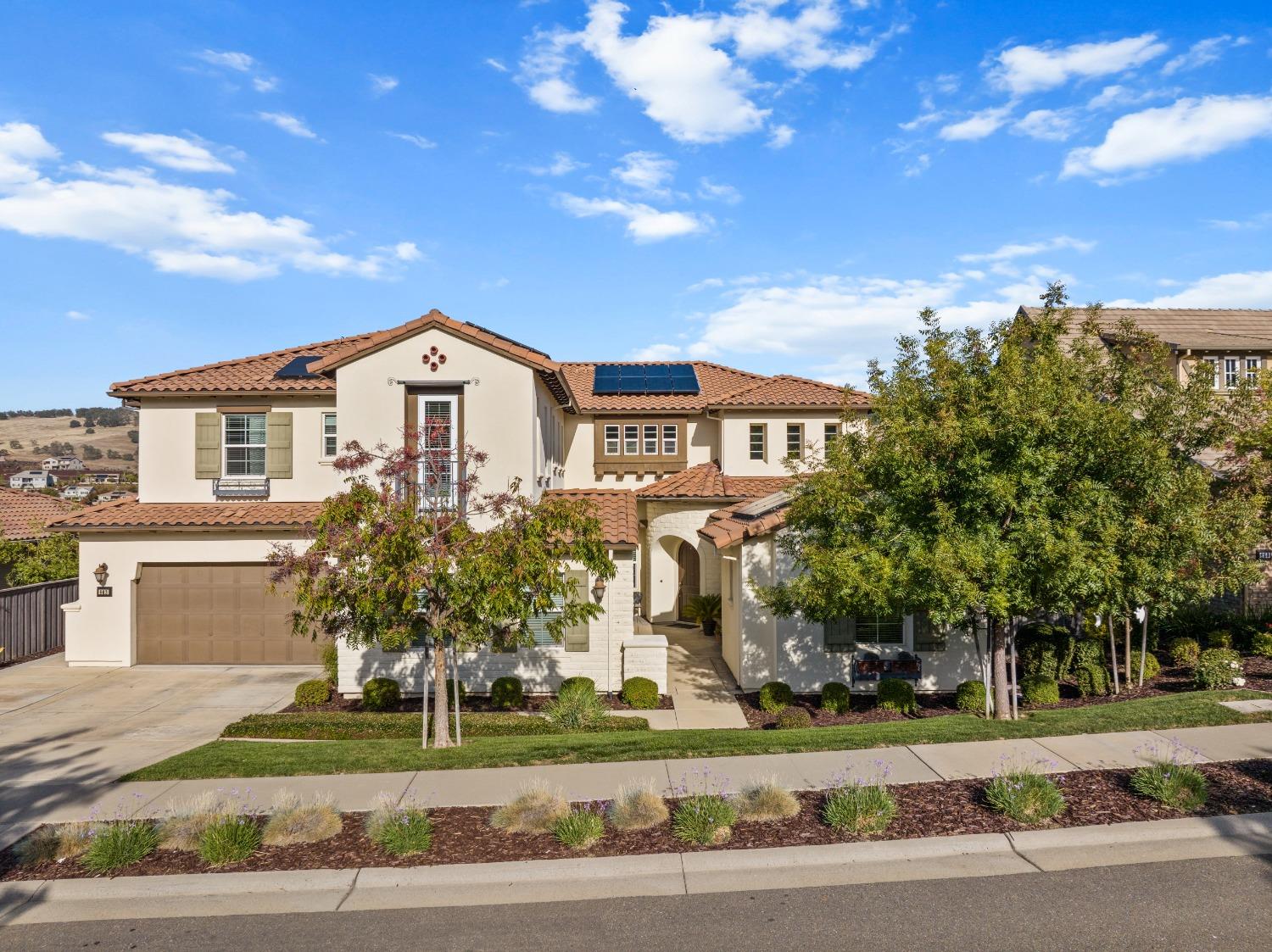 Photo of 863 Candlewood Dr in El Dorado Hills, CA