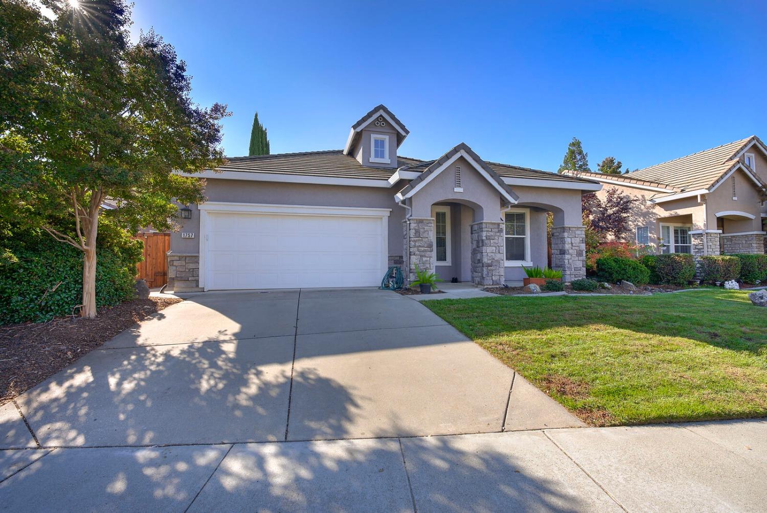 Detail Gallery Image 1 of 1 For 1757 San Jose Way, Roseville,  CA 95747 - 3 Beds | 2 Baths