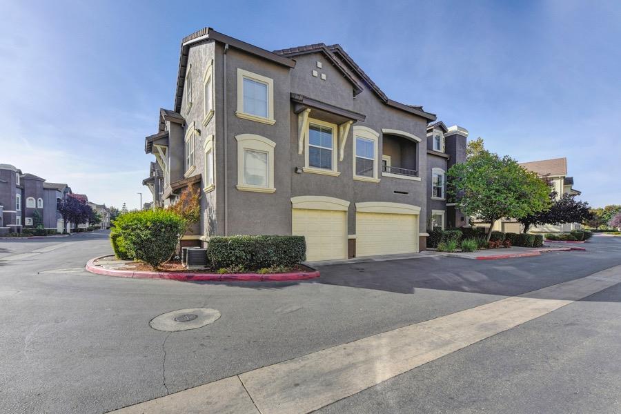 Photo #2: 223101057 Listing 