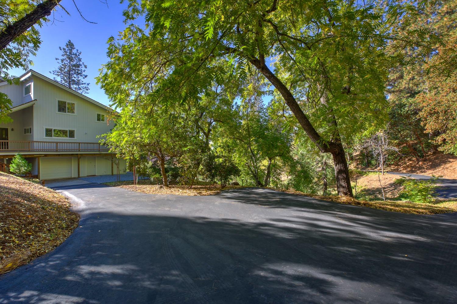 Photo of 24825 Mosquito Ridge Rd in Foresthill, CA