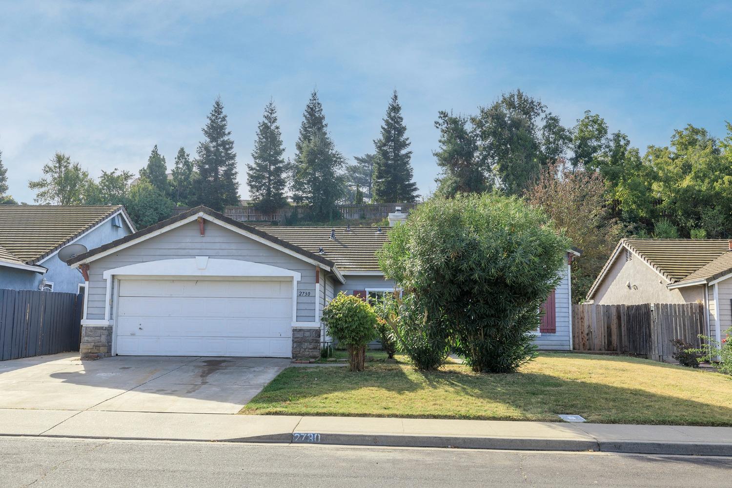 Photo of 2730 Briarcliff Dr in Riverbank, CA