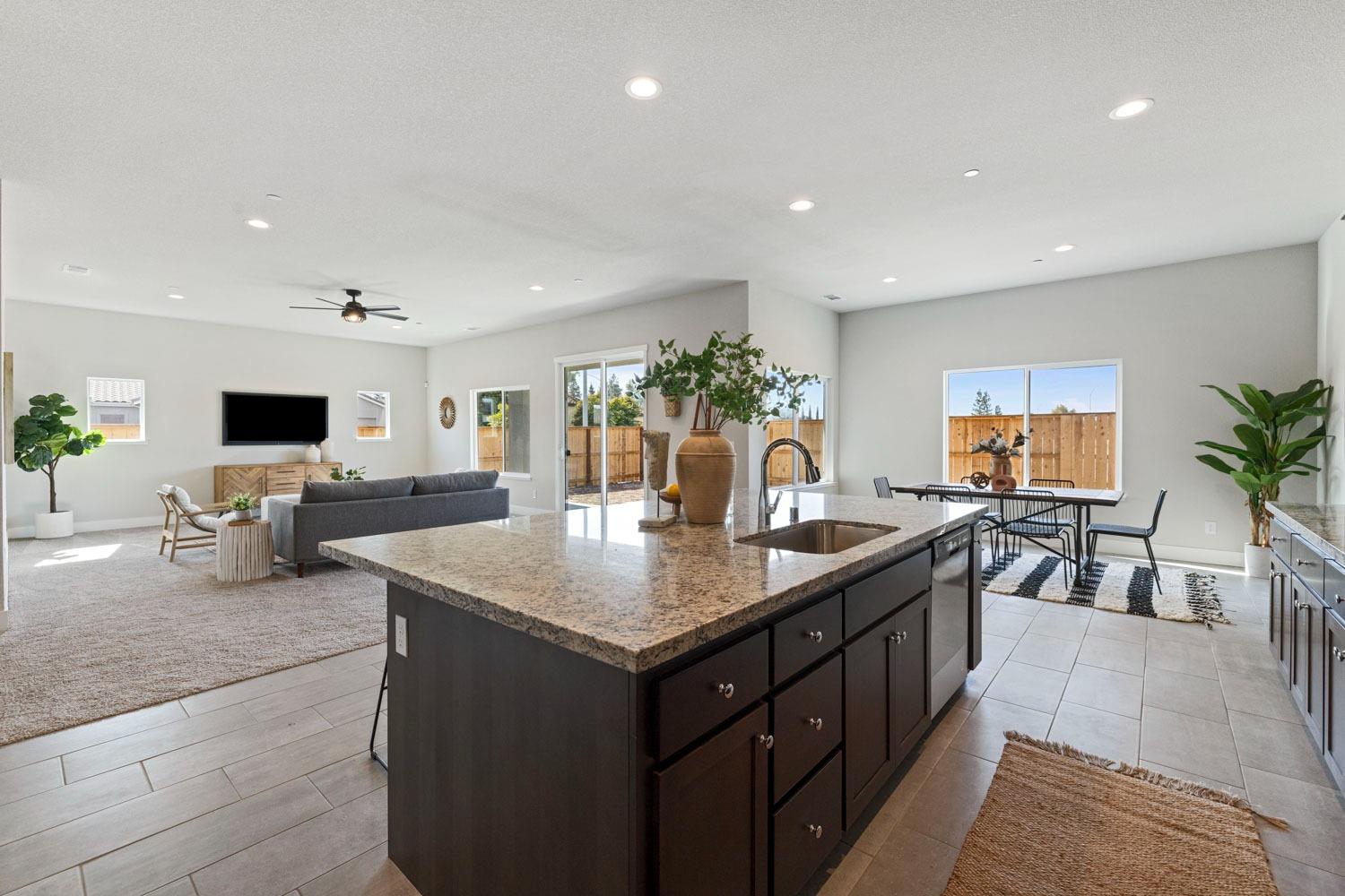 Detail Gallery Image 5 of 60 For 1211 Heavenly Cir, Stockton,  CA 95209 - 3 Beds | 2 Baths