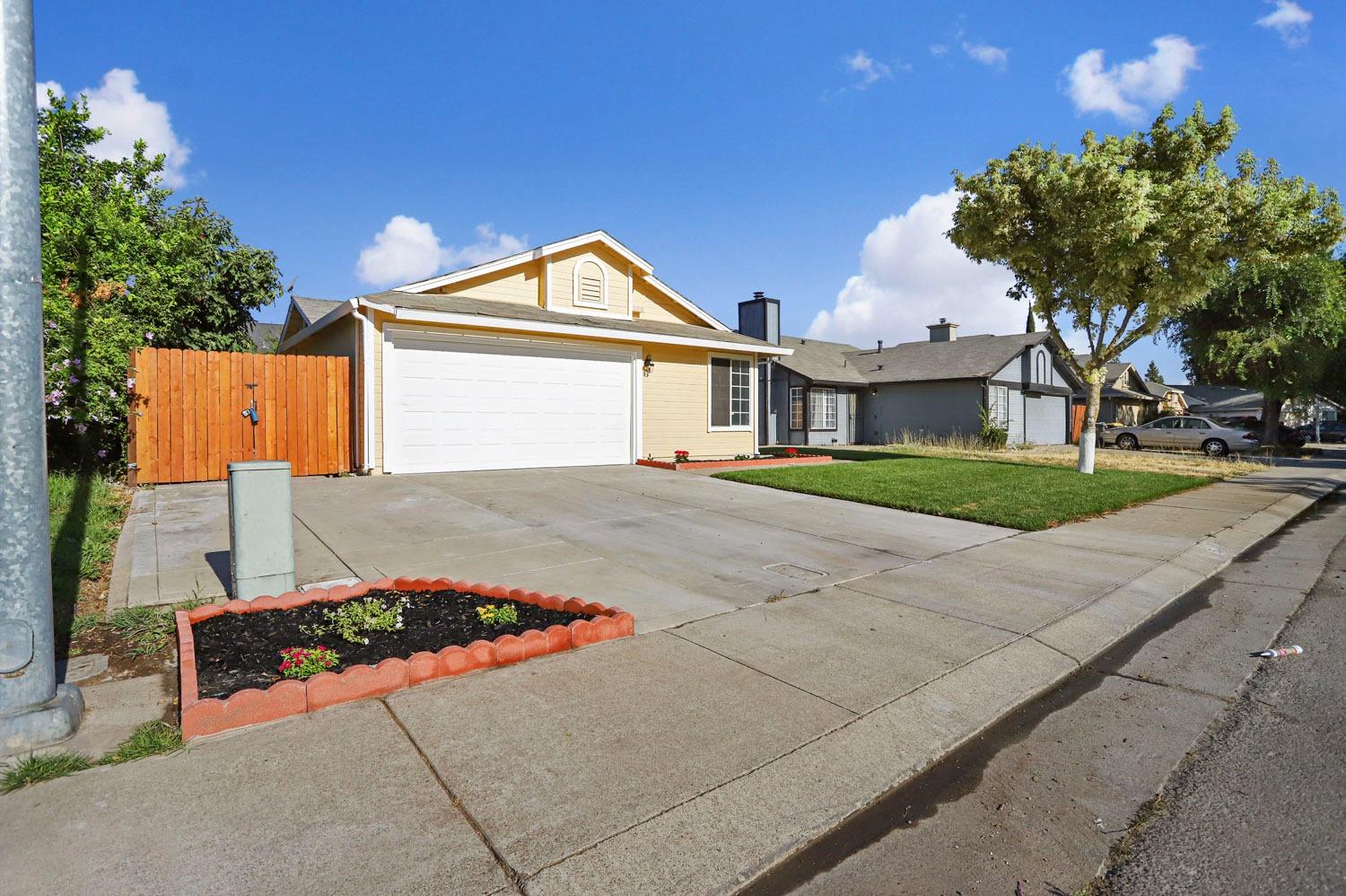 Photo of 1543 Capitola Cir in Stockton, CA