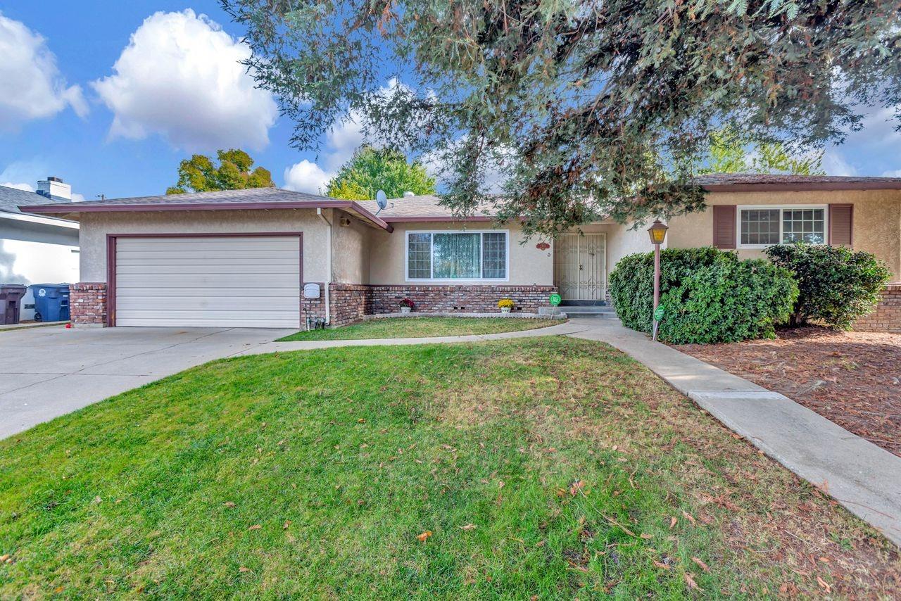 Photo of 2305 Pinturo Wy in Rancho Cordova, CA