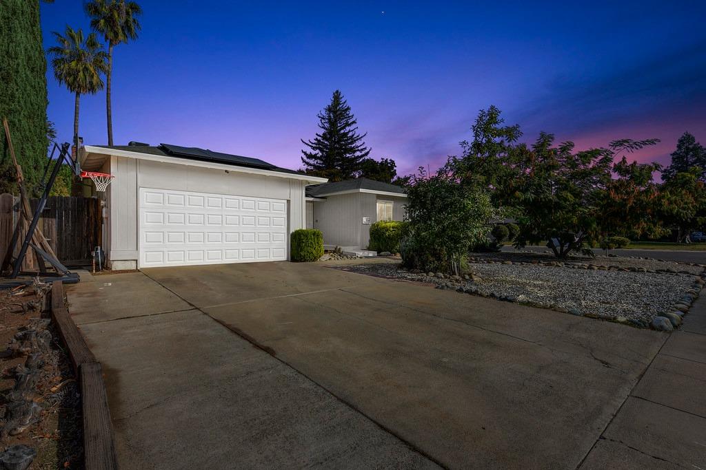 Photo of 1139 Circassian Dr in Yuba City, CA
