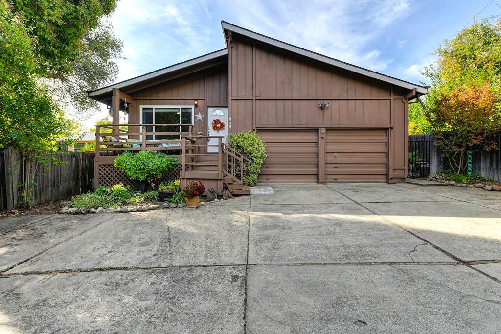 Photo of 338 Irene Ave in Roseville, CA