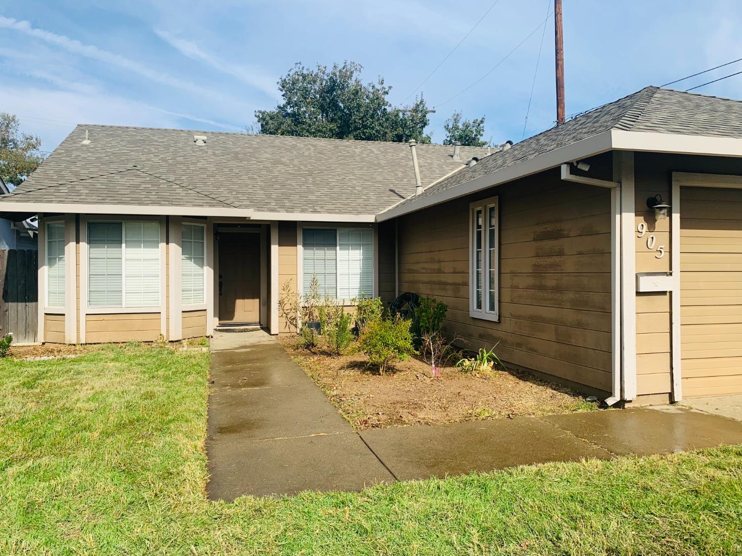 Photo of 905 Herring Ave in Rio Linda, CA