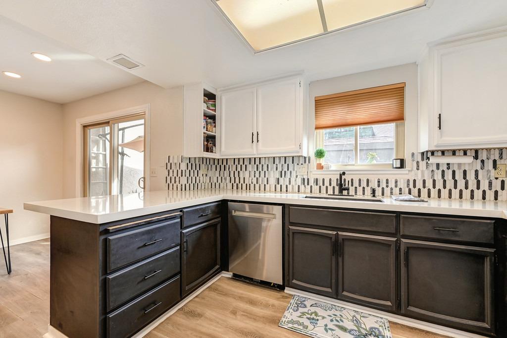 Photo #15: 223107012 Listing: Photo #15