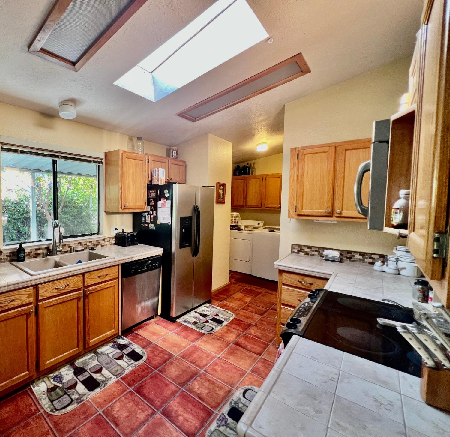 Detail Gallery Image 4 of 21 For 6904 Gold Oak Ln, Citrus Heights,  CA 95621 - 2 Beds | 2 Baths