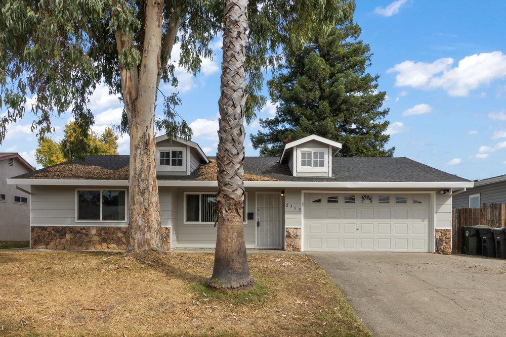 Photo of 2355 Pinturo Wy in Rancho Cordova, CA