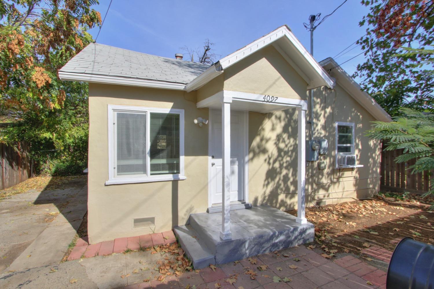 Photo of 4097 16th Ave in Sacramento, CA
