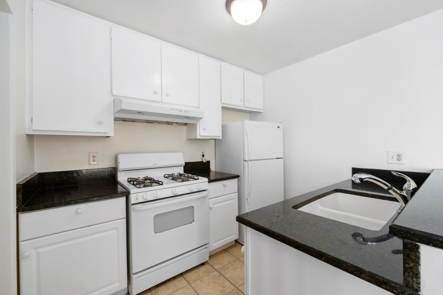 Photo #13: 223107518 Listing: Photo #13