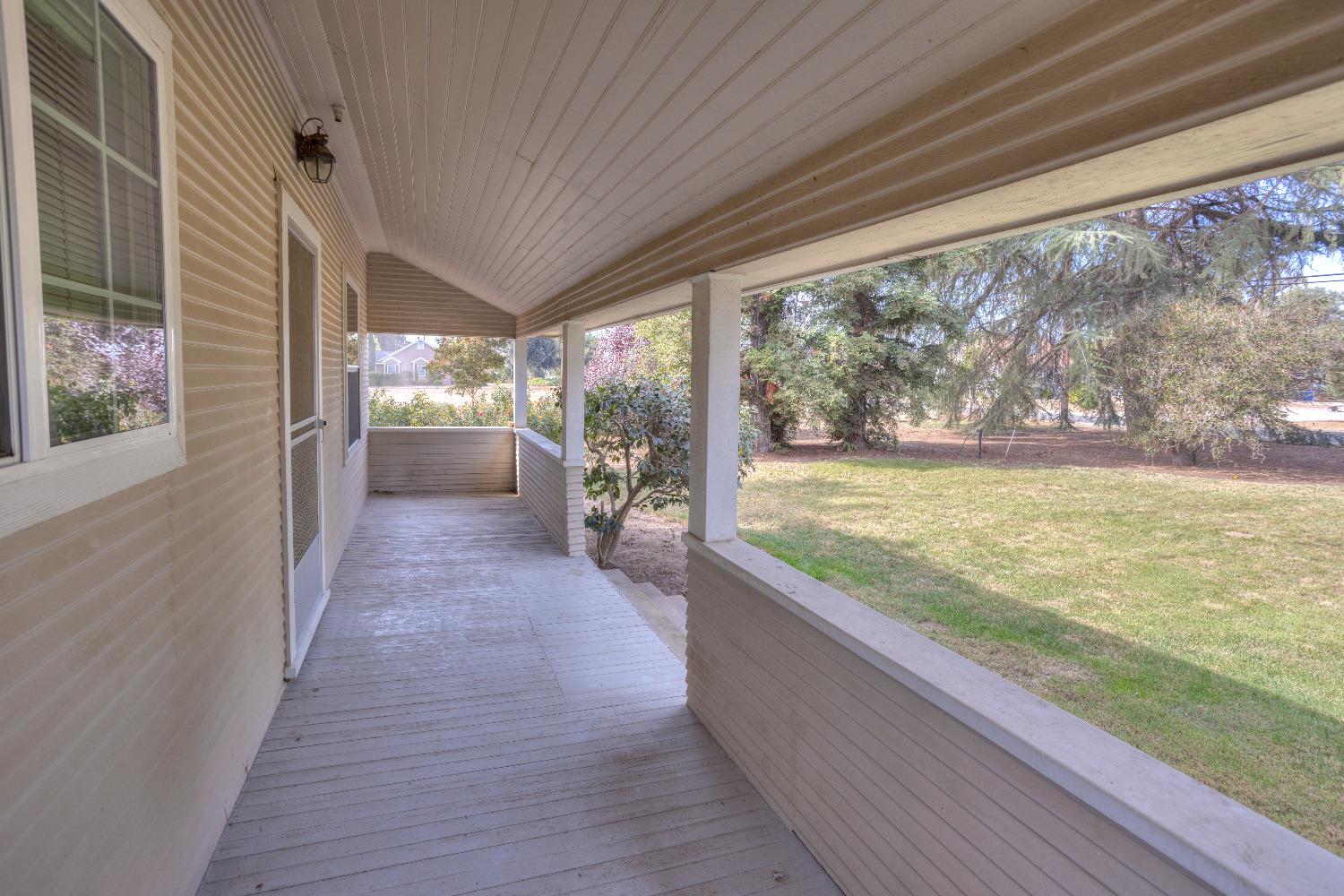 Detail Gallery Image 8 of 41 For 3240 E Tuolumne Rd, Turlock,  CA 95382 - 5 Beds | 2/1 Baths