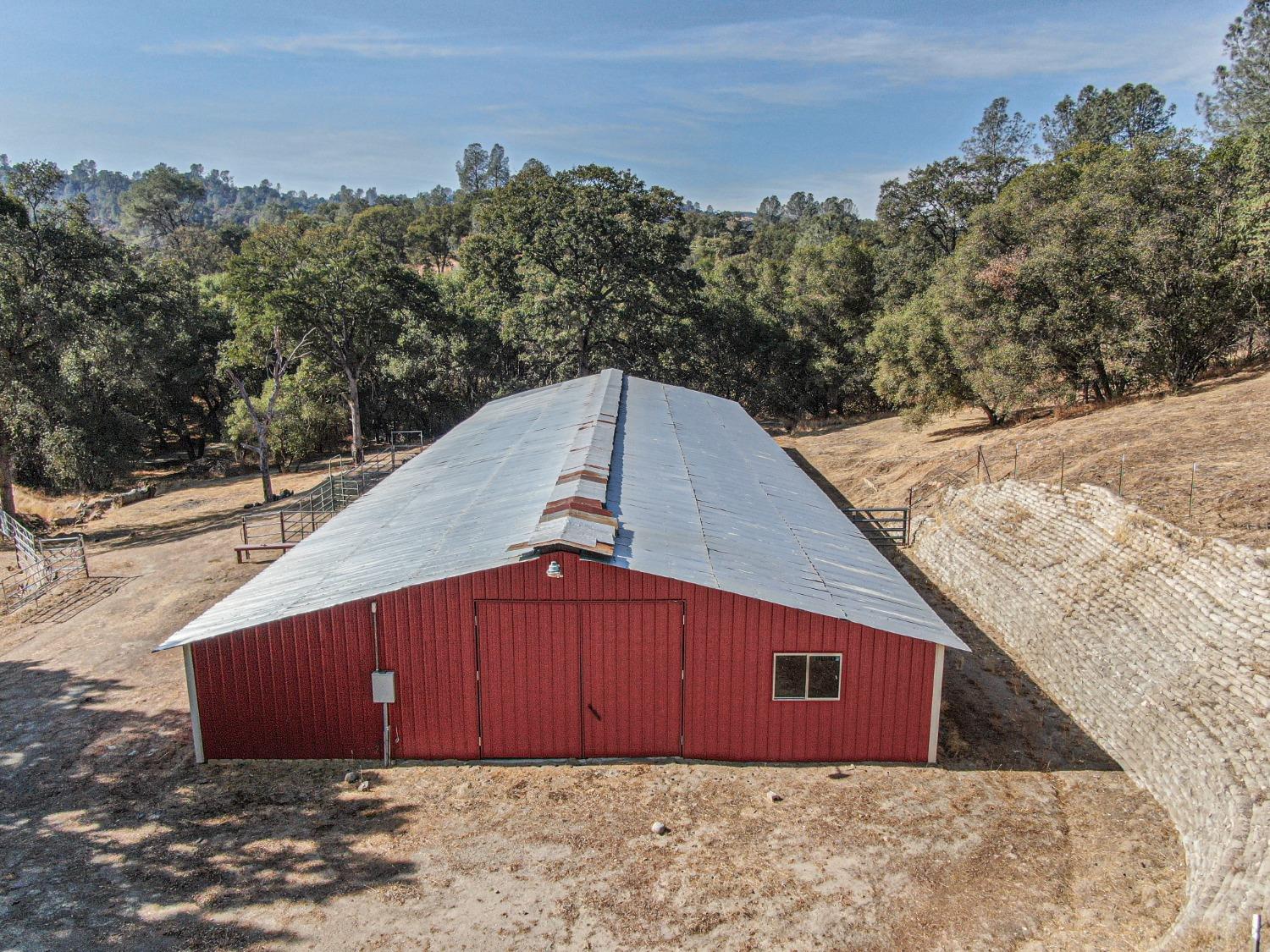 Detail Gallery Image 10 of 64 For 4587 Indian Peak Rd, Mariposa,  CA 95338 - 3 Beds | 2/1 Baths