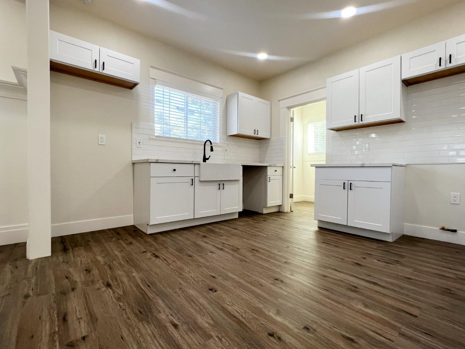 Detail Gallery Image 7 of 16 For 346 E Worth St, Stockton,  CA 95206 - 3 Beds | 2 Baths