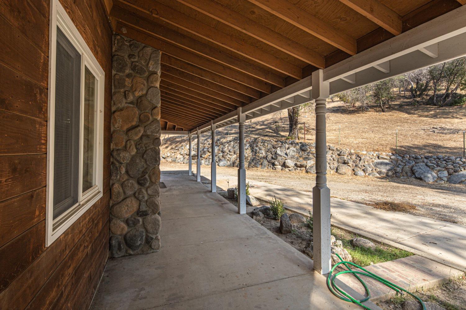 Detail Gallery Image 18 of 64 For 4587 Indian Peak Rd, Mariposa,  CA 95338 - 3 Beds | 2/1 Baths