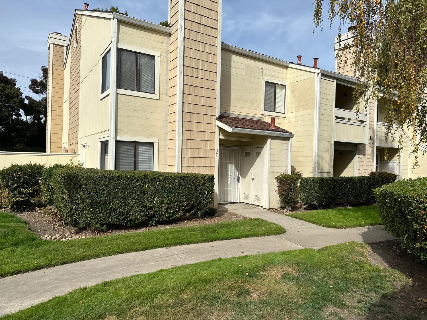 Detail Gallery Image 1 of 1 For 1553 Pyrenees Ave #37,  Stockton,  CA 95210 - 1 Beds | 1 Baths