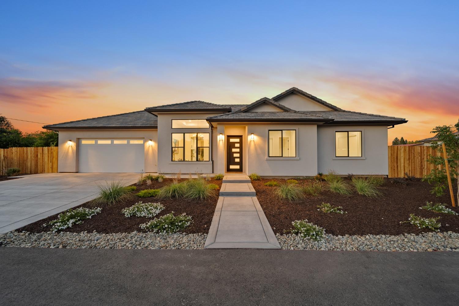 Photo of 8901 Maple Hill Ln in Orangevale, CA