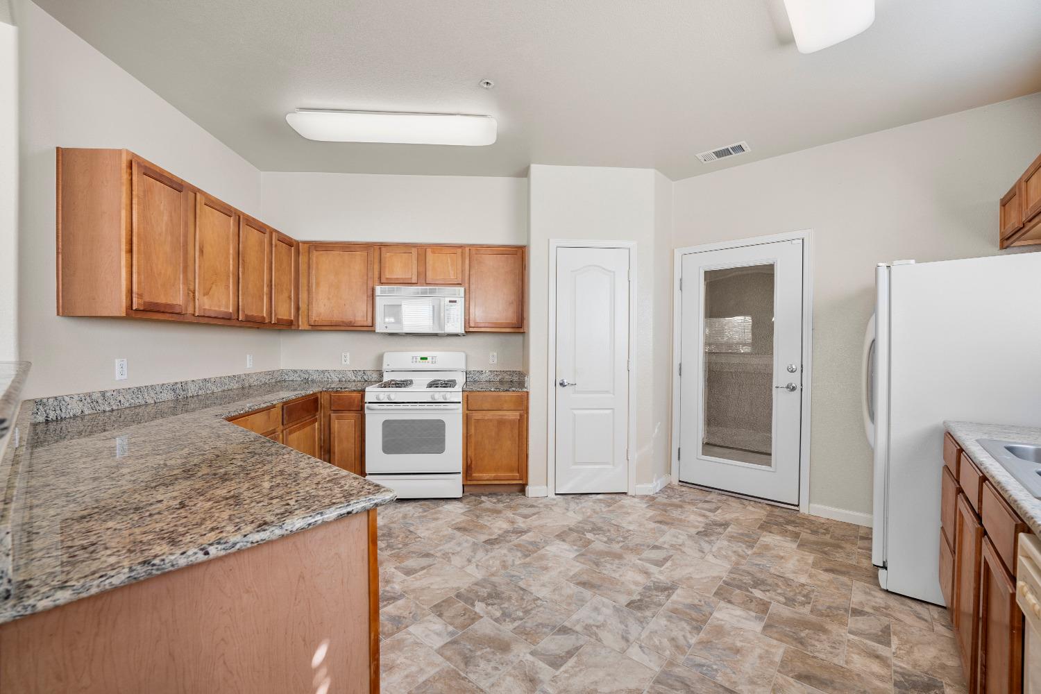 Photo #23: 223107848 Listing: Photo #23