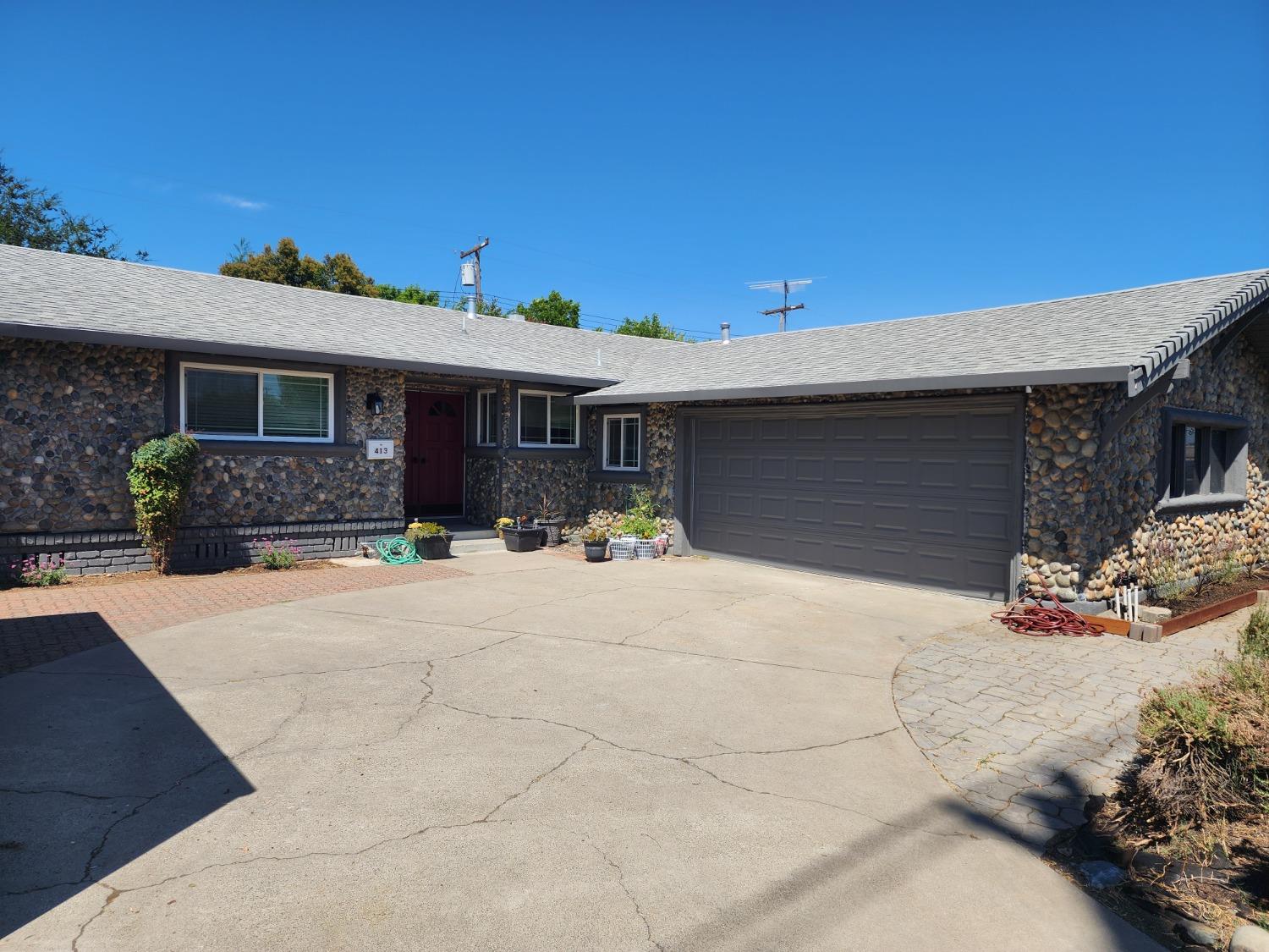 Photo of 413 W Turner Rd in Lodi, CA