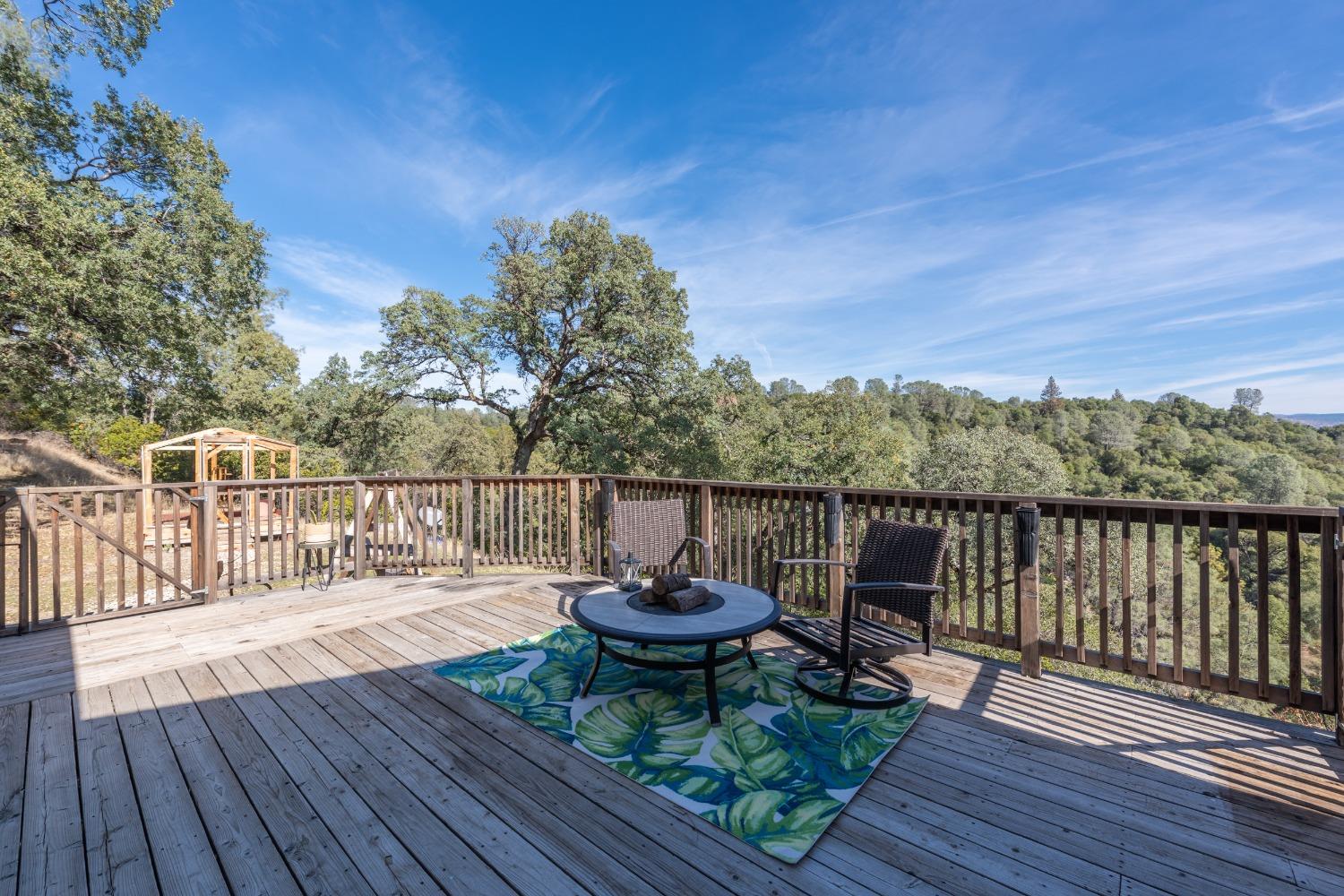 Detail Gallery Image 5 of 28 For 4055 Rancho Montes, Placerville,  CA 95667 - 3 Beds | 2 Baths