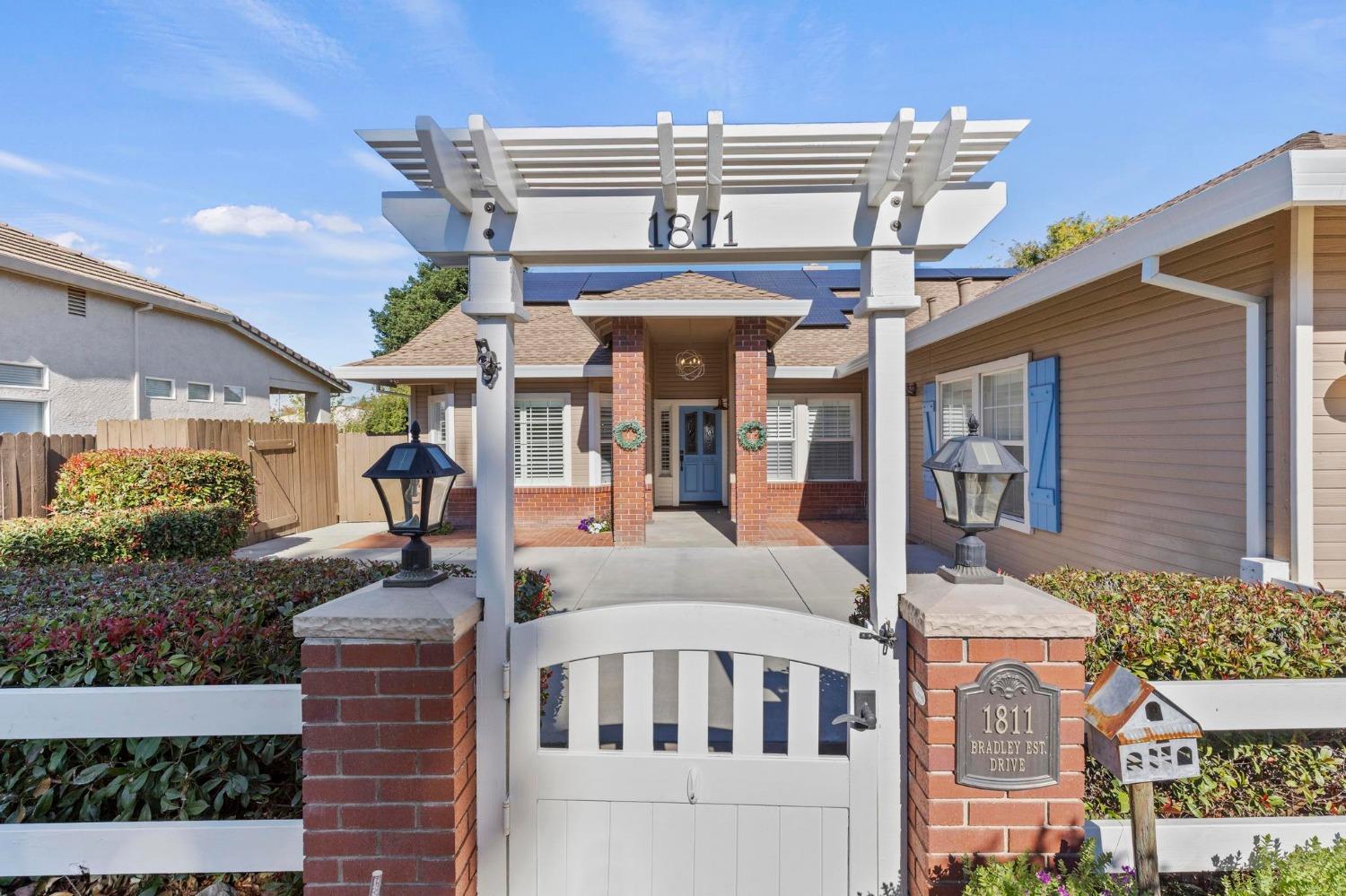 Photo of 1811 Bradley Estates Dr in Yuba City, CA