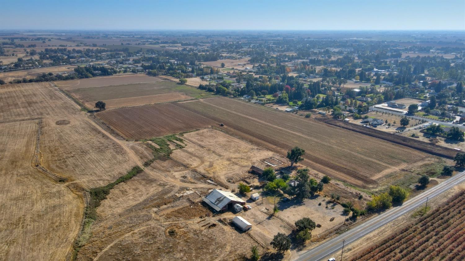 Detail Gallery Image 43 of 65 For 26618 N Lower Sacramento Rd, Galt,  CA 95632 - 5 Beds | 1 Baths