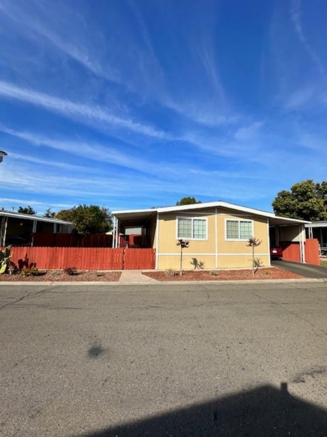 Photo of 7529 Debutante Ln in Sacramento, CA