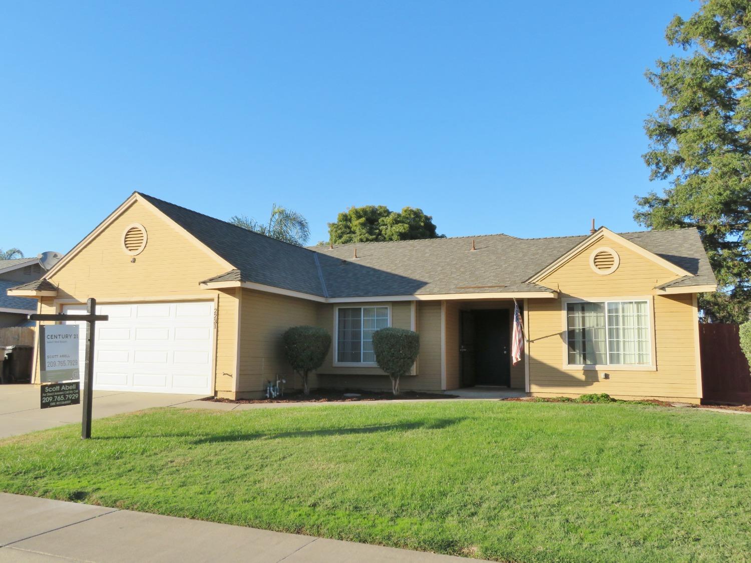 Photo of 2231 Heritage Manor Dr in Riverbank, CA