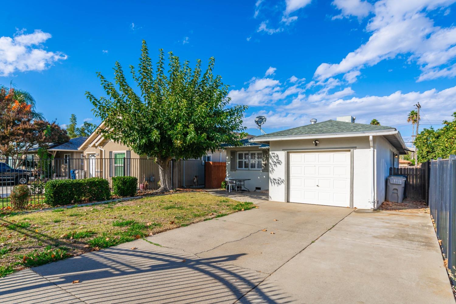 Photo of 7813 34th Ave in Sacramento, CA