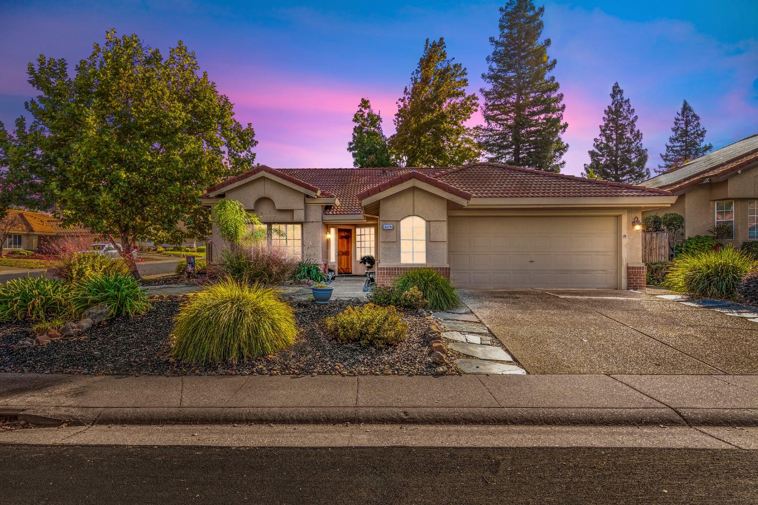 Photo of 1429 Penhurst Wy in Roseville, CA