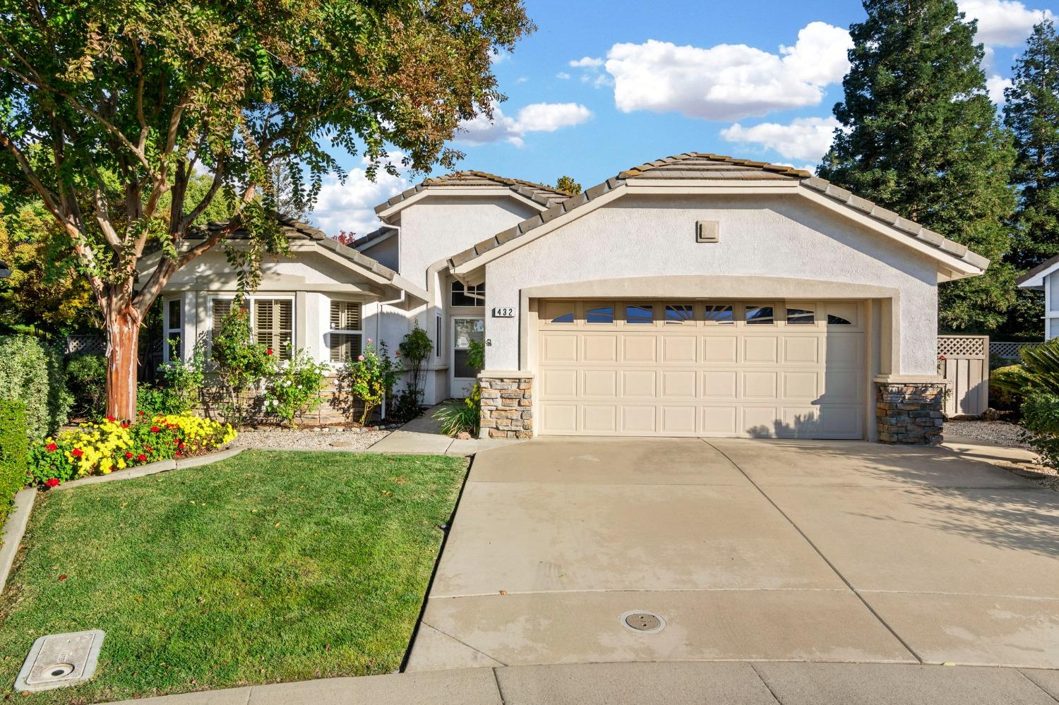 Photo of 432 Roan Ct in Roseville, CA