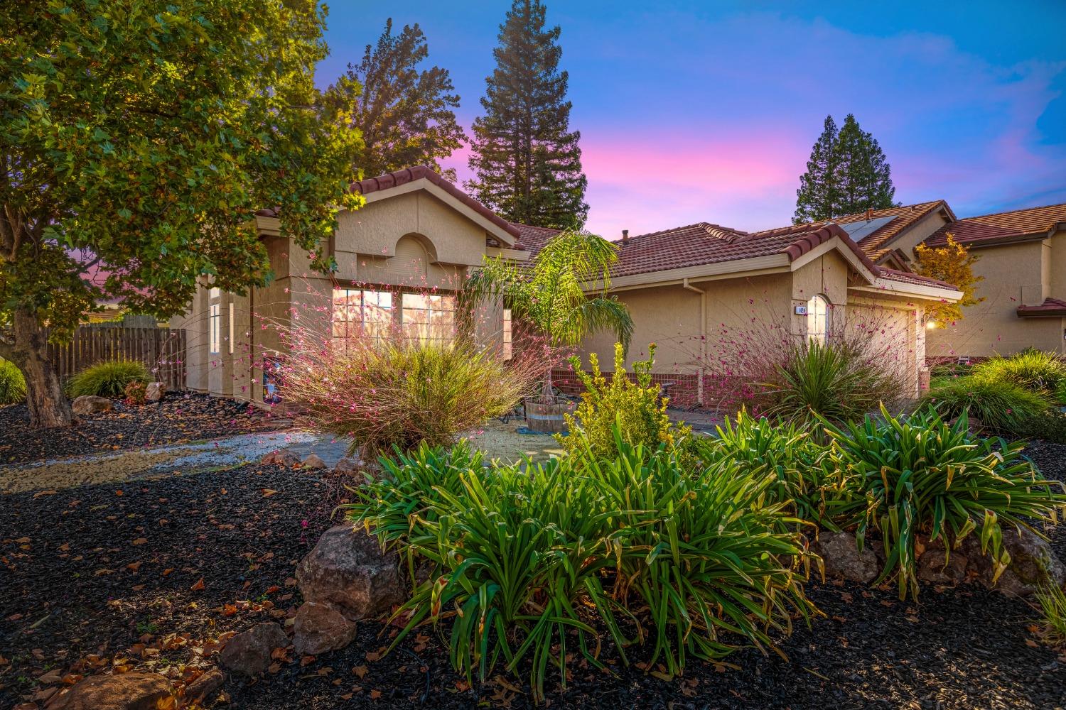 Photo of 1429 Penhurst Wy in Roseville, CA