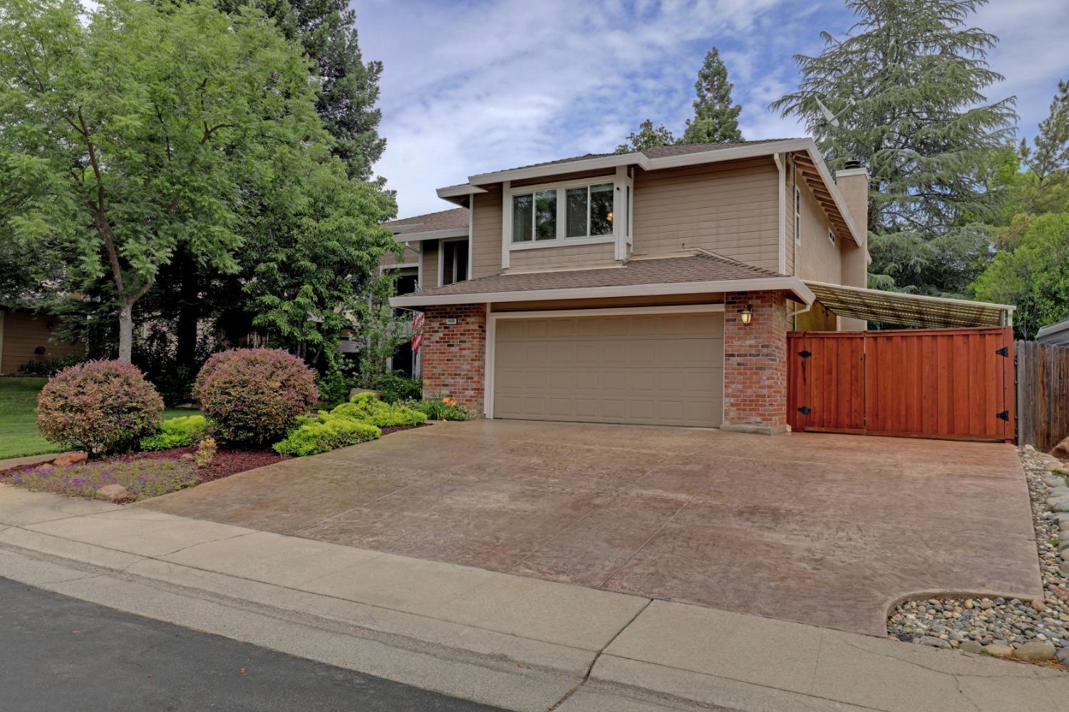 Photo of 1420 Spring Valley Dr in Roseville, CA